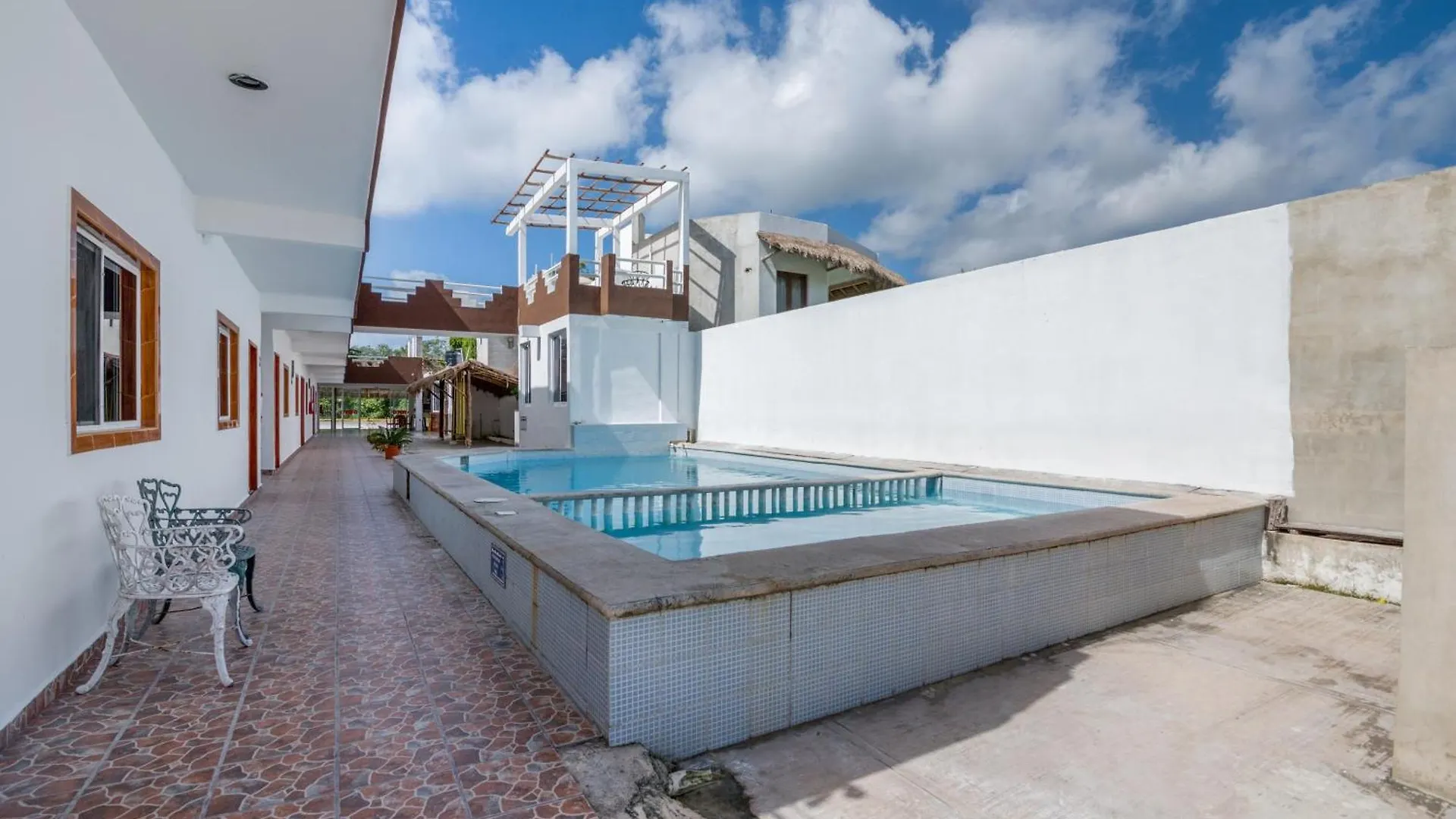 Oyo Hotel Palma Real contacts